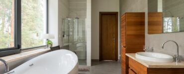 The Benefits of Hiring a Bathtub Replacement Company for Your Bathroom Renovation