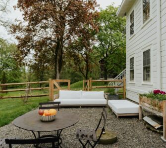 Creating an Outdoor Space With a Balance of Hardscape and Softscape Elements