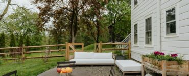 Creating an Outdoor Space With a Balance of Hardscape and Softscape Elements