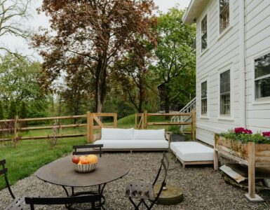 Creating an Outdoor Space With a Balance of Hardscape and Softscape Elements